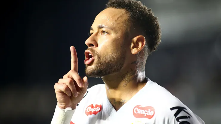 Neymar durante confronto contra o Vasco no Brasileirão de 2026.