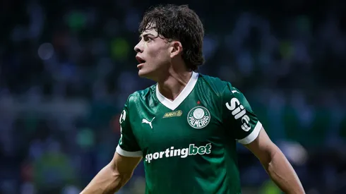 Giay jogador do Palmeiras durante partida contra o Botafogo no estadio Arena Allianz Parque pelo campeonato Brasileiro A 2025.