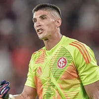 Rochet vive momento conturbado no Internacional, mas seguirá como titular