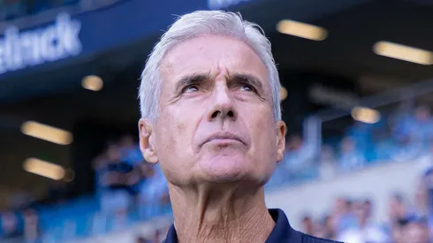 Luis Castro tecnico do Gremio durante partida contra o Juventude no estadio Arena do Gremio pelo campeonato Gaucho 2026. Foto: Maxi Franzoi/AGIF