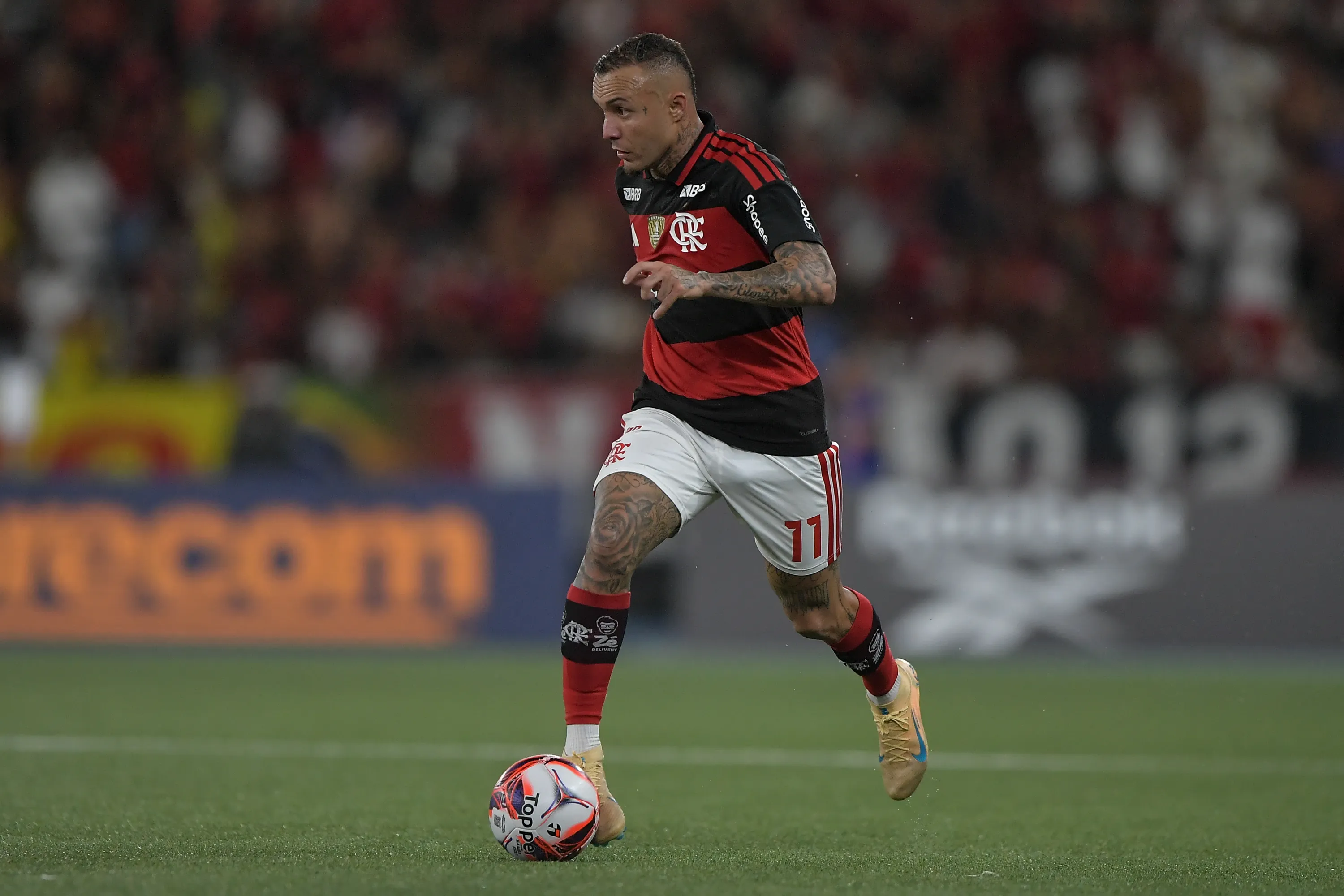 RJ – RIO DE JANEIRO – 15/02/2026 – CARIOCA 2026, BOTAFOGO X FLAMENGO – Everton Cebolinha jogador do Flamengo durante partida contra o Botafogo no estadio Engenhao pelo campeonato Carioca 2026. Foto: Thiago Ribeiro/AGIF