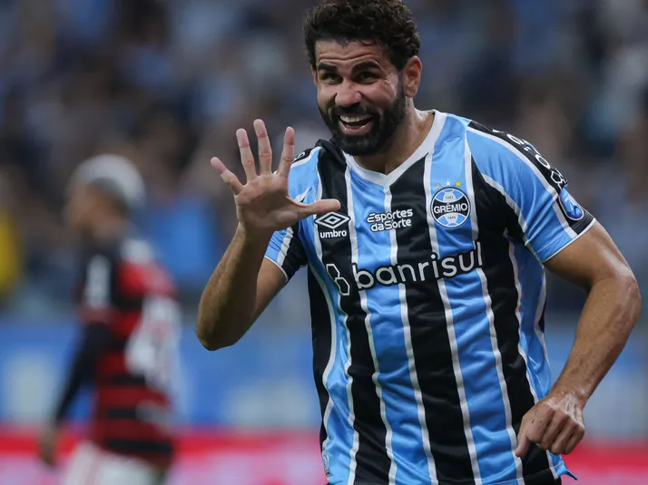 Diego Costa oficializa aposentadoria após última atuação pelo Grêmio