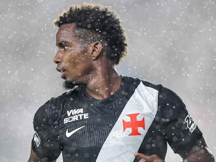 Após confusão com Neymar, Thiago Mendes tem rede social 'invadida'