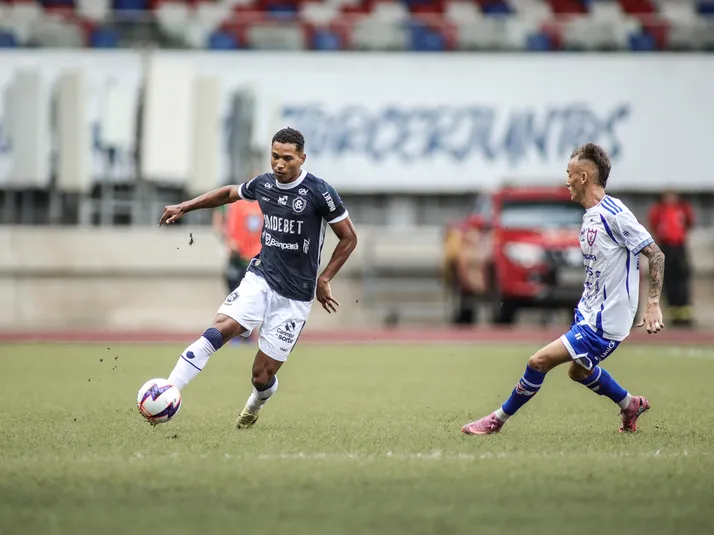 João Lucas manda a real sobre Remo na final do Parazão