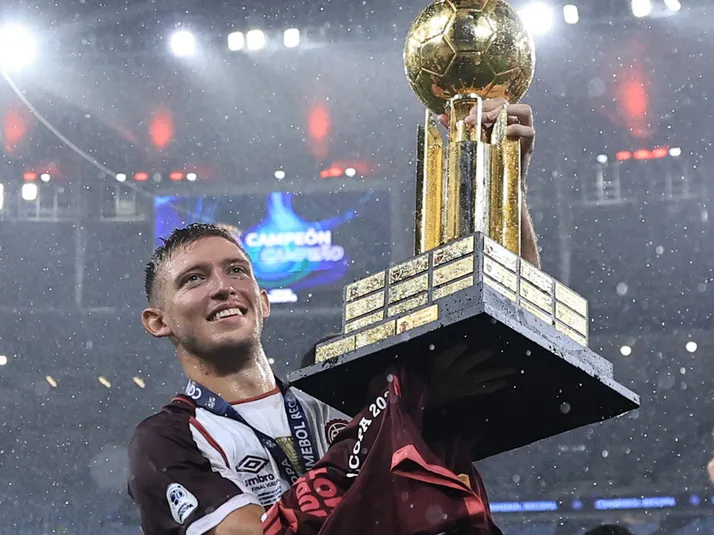 Fluminense estuda viabilizar contratação de Castillo, do Lanús