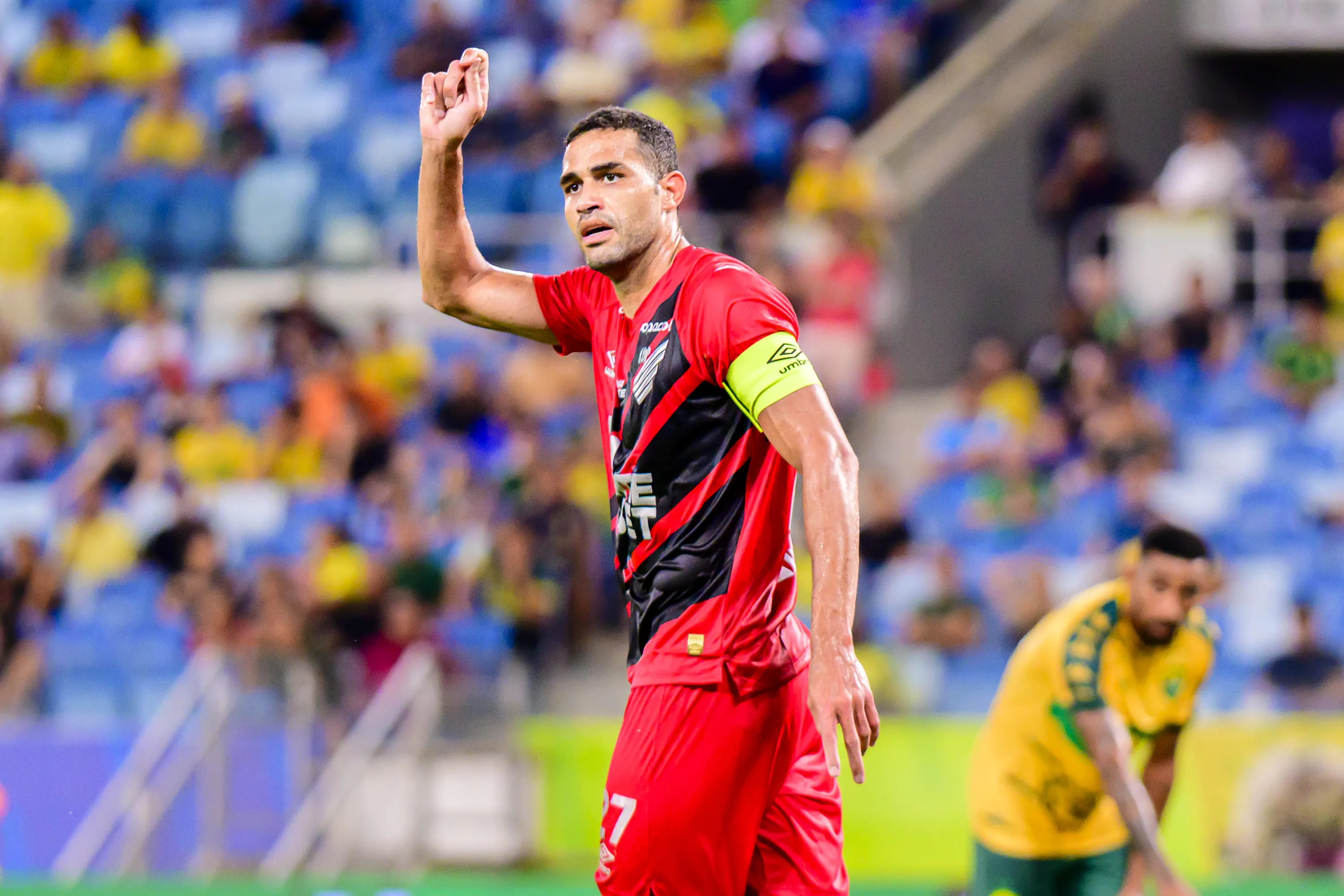 Alan Kardec durante partida contra o Cuiabá na Série B de 2025. Foto: Francisco Alves/AGIF