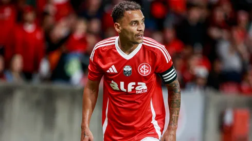 Alan Patrick jogador do Internacional durante partida contra o Santos no estádio Beira-Rio pelo campeonato Brasileiro A 2025. Foto: Luiz Erbes/AGIF