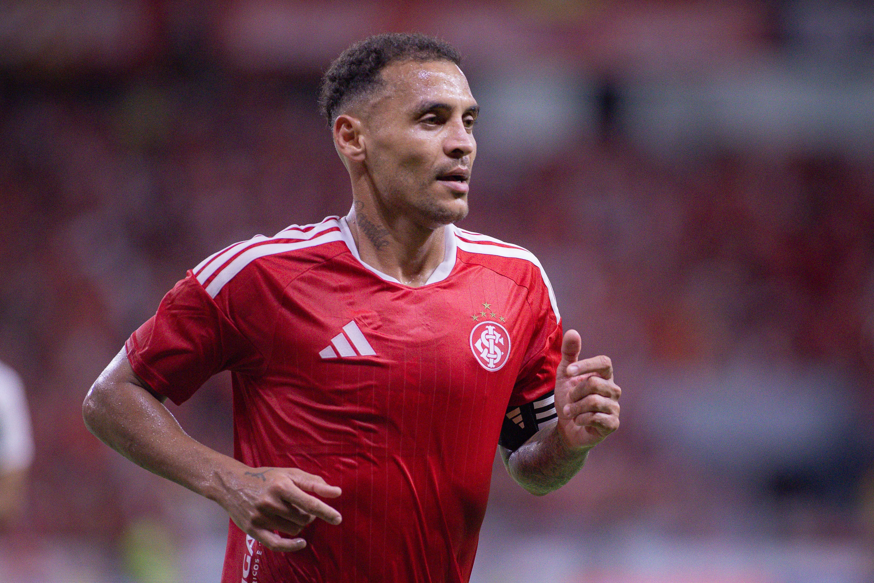 RS – PORTO ALEGRE – 12/02/2026 – BRASILEIRO A 2026, INTERNACIONAL X PALMEIRAS – Alan Patrick jogador do Internacional durante partida contra o Palmeiras no estadio Beira-Rio pelo campeonato Brasileiro A 2026. Foto: Maxi Franzoi/AGIF