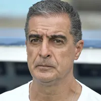 Renato Paiva, ex-Botafogo, entra na mira do Vasco