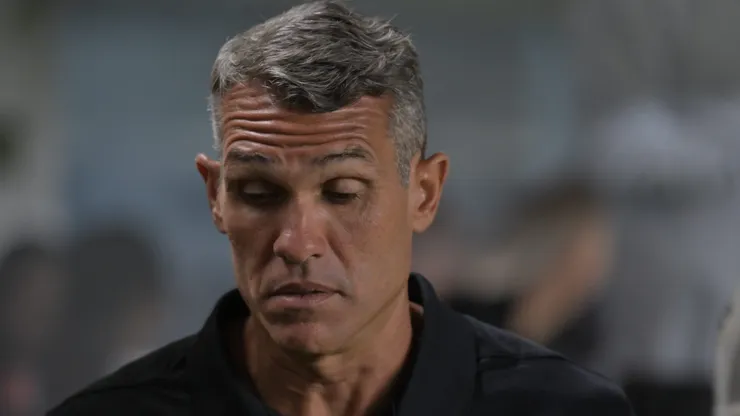 Lazaroni comandará o Vasco contra o Fluminense.