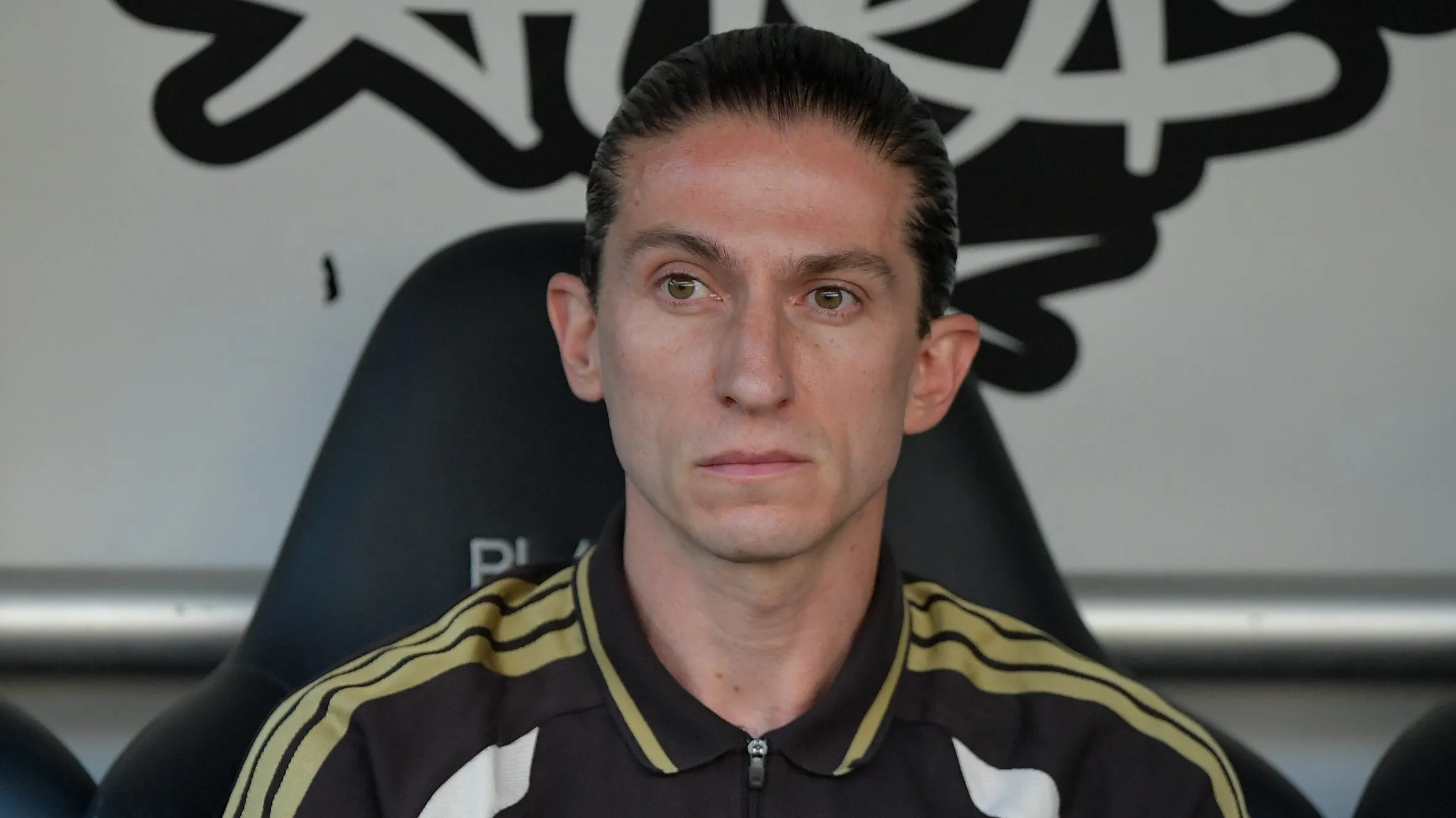 Filipe Luís enfrenta momento conturbado - Foto: Thiago Ribeiro/AGIF.