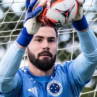Matheus Cunha é relacionado por Tite no Cruzeiro após lesão no joelho