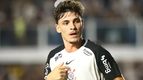 Breno Bidon durante confronto contra o Bahia no Brasileirão de 2026.