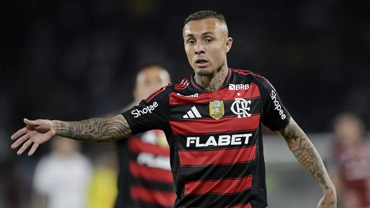 Everton Cebolinha jogador do Flamengo durante partida contra o Fluminense no estádio Maracanã pelo campeonato Brasileiro A 2025. Foto: Alexandre Loureiro/AGIF
