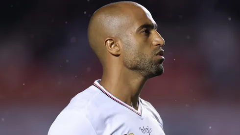 Lucas Moura durante confronto contra o Primavera no Paulistão de 2026.