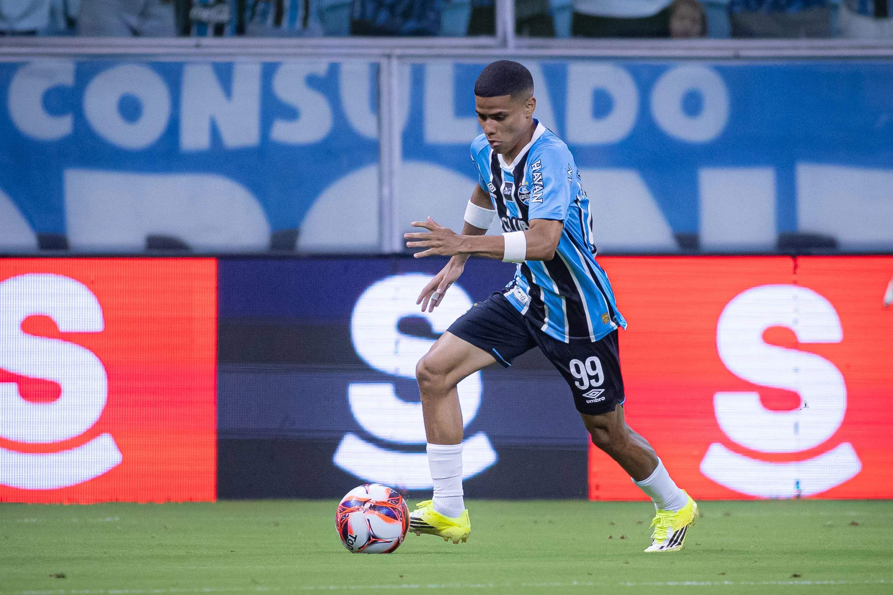 Jose Enamorado jogador do Gremio durante partida contra o Juventude no estadio Arena do Gremio pelo campeonato Gaucho 2026. Foto: Maxi Franzoi/AGIF