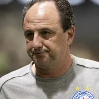 Torcida do Bahia protesta contra Rogério Ceni e elenco