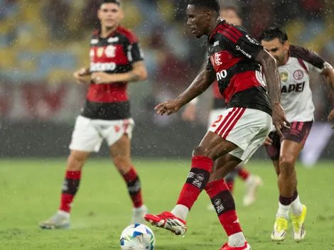Evertton Araújo, do Flamengo, organiza festa com celulares proibidos