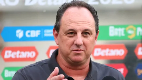 Rogério Ceni durante confronto contra o Corinthians no Campeonato Brasileiro de 2026.