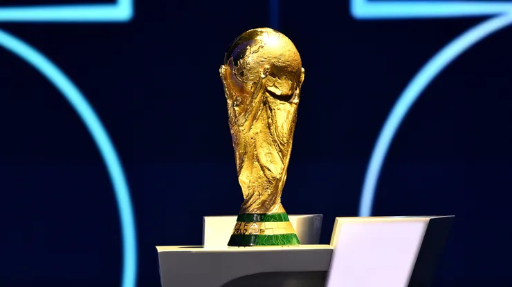 Troféu da Copa do Mundo. (Photo by Mandel NGAN - Pool/Getty Images)