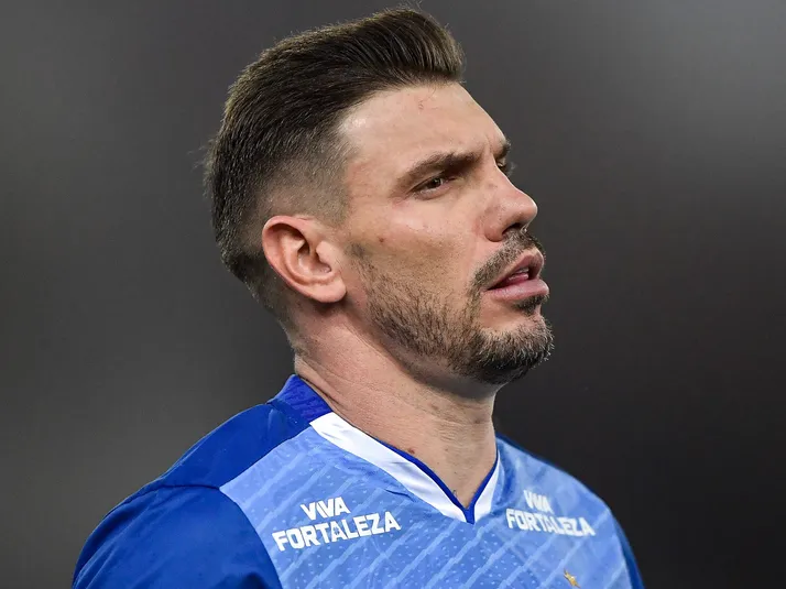 Corinthians aguarda João Ricardo nesta segunda (2) para realizar exames