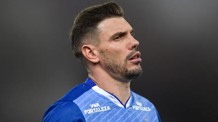 João Ricardo durante confronto entre Flamengo e Fortaleza no Brasileirão de 2025.