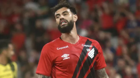 Mastriani jogador do Athletico-PR lamenta durante partida contra o FC Cascavel no estadio Arena da Baixada pelo campeonato Paranaense 2025. Foto: Gabriel Machado/AGIF