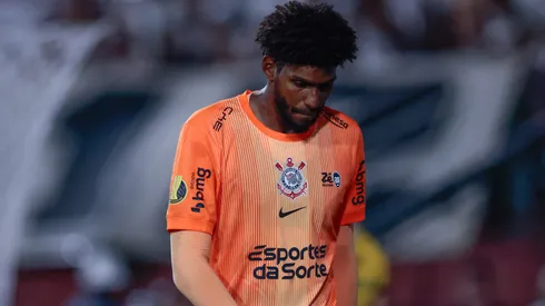 Hugo Souza goleiro do Corinthians durante penalidades contra a Portuguesa Paulista no estadio Caninde pelo campeonato Paulista 2026. Foto: Marcello Zambrana/AGIF