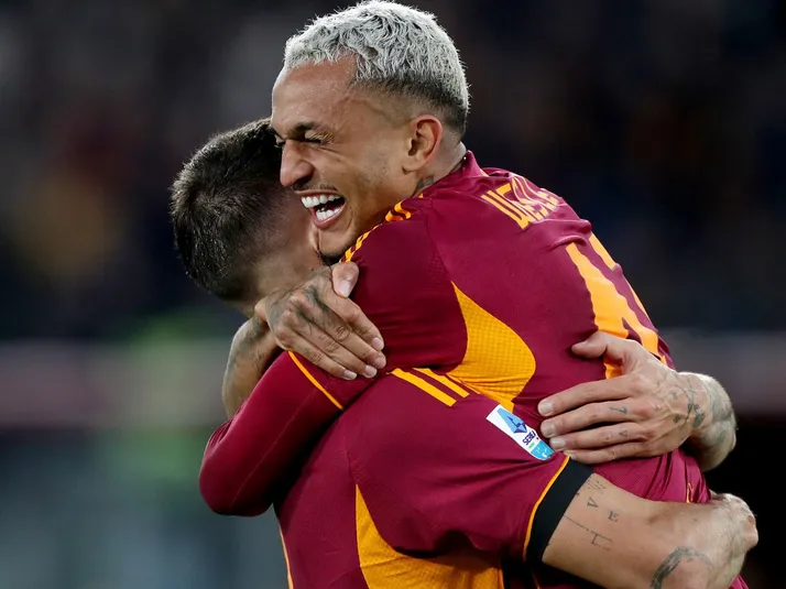 Ex-Flamengo, Wesley vibra com golaço marcado pela Roma