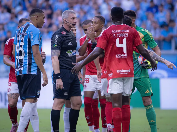 FGF divulga áudios do VAR do GreNal e Internacional reclama