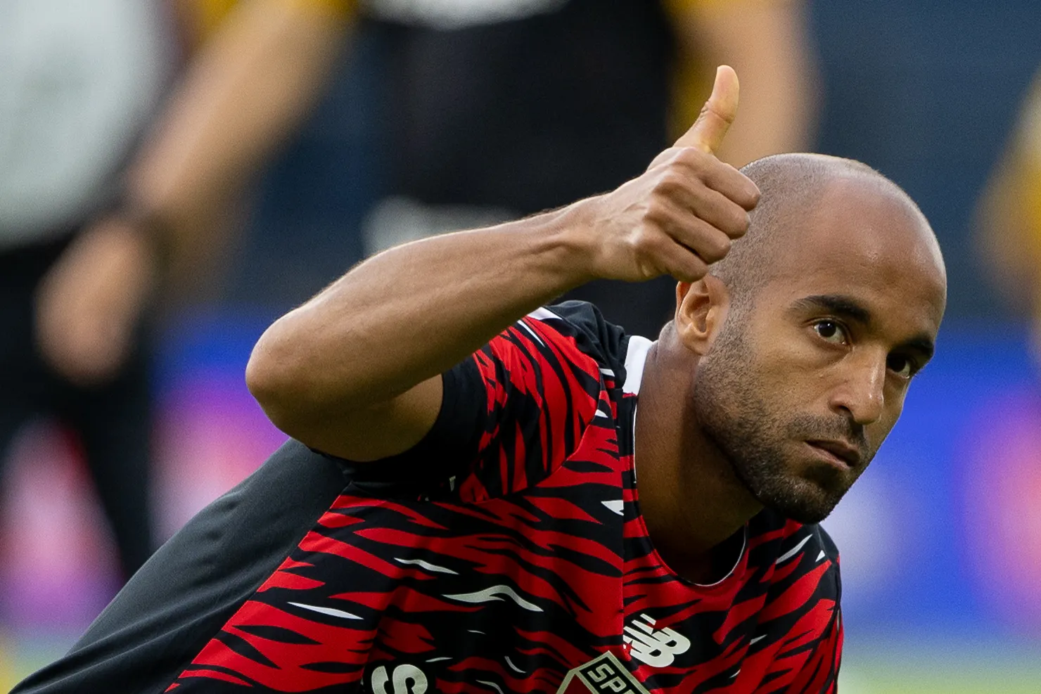 jogador do Sao Paulo durante aquecimento antes da partida contra o Bragantino no estadio Cicero De Souza Marques pelo campeonato Paulista 2026. Foto: Joisel Amaral/AGIF