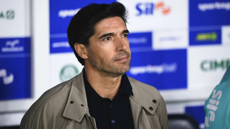 Abel Ferreira tecnico do Palmeiras durante partida contra o Sao Paulo no estadio Arena Barueri pelo campeonato Paulista 2026. Foto: Ettore Chiereguini/AGIF