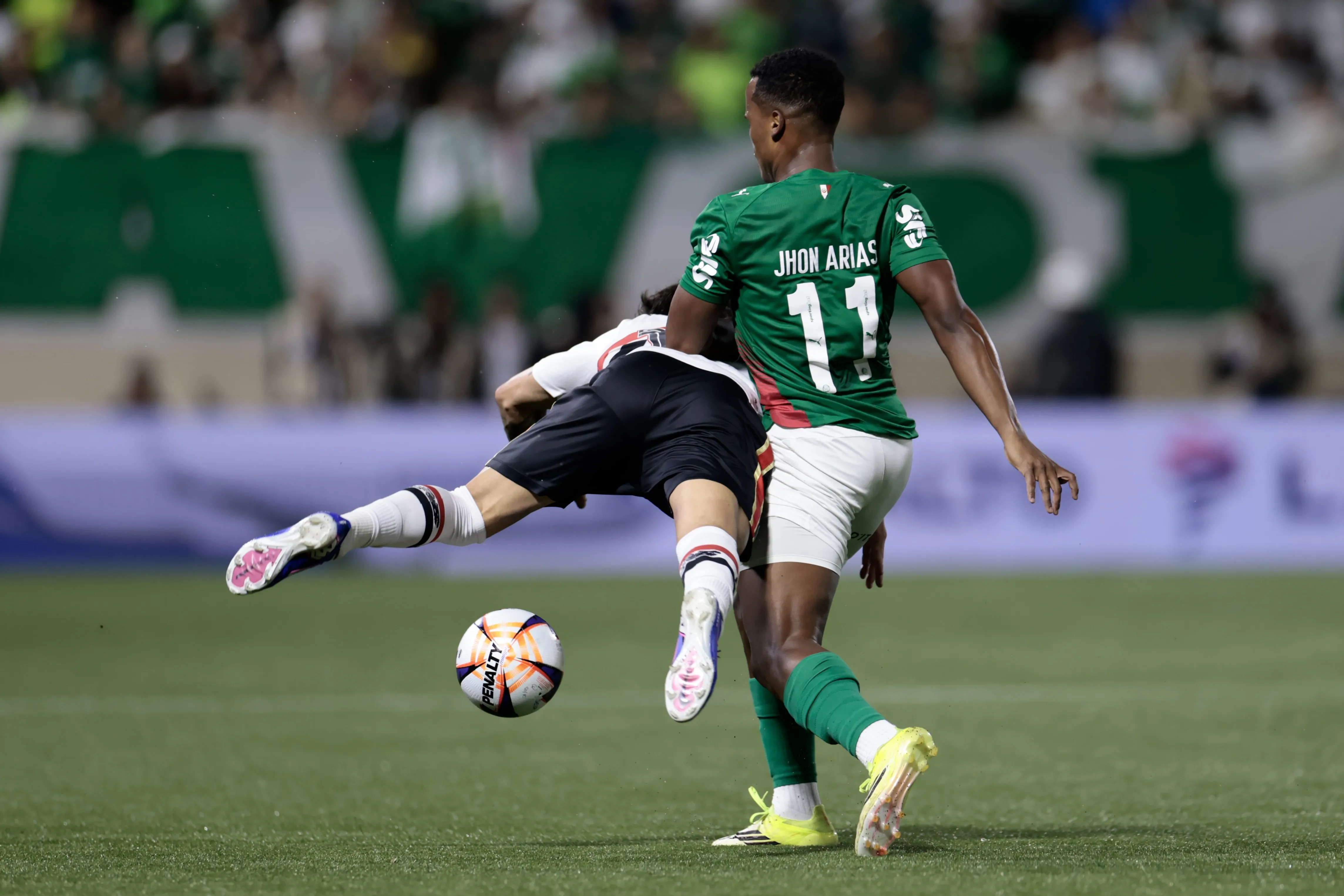 SP – BARUERI – 01/03/2026 – PAULISTA 2026, PALMEIRAS X SAO PAULO – Jhon Arias jogador do Palmeiras durante partida contra o Sao Paulo no estadio Arena Barueri pelo campeonato Paulista 2026. Foto: Marcello Zambrana/AGIF
