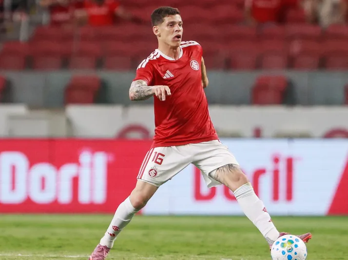 Ronaldo aponta erro de Daronco na derrota do Internacional para o Grêmio