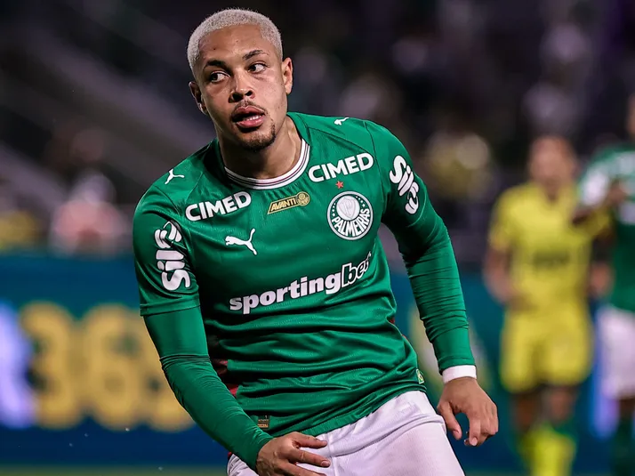 Abel Ferreira elogia Vitor Roque após Palmeiras x São Paulo