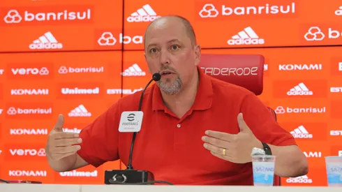 Barcellos destacou a busca por novos jogadores – Foto Ricardo Duarte/Internacional.