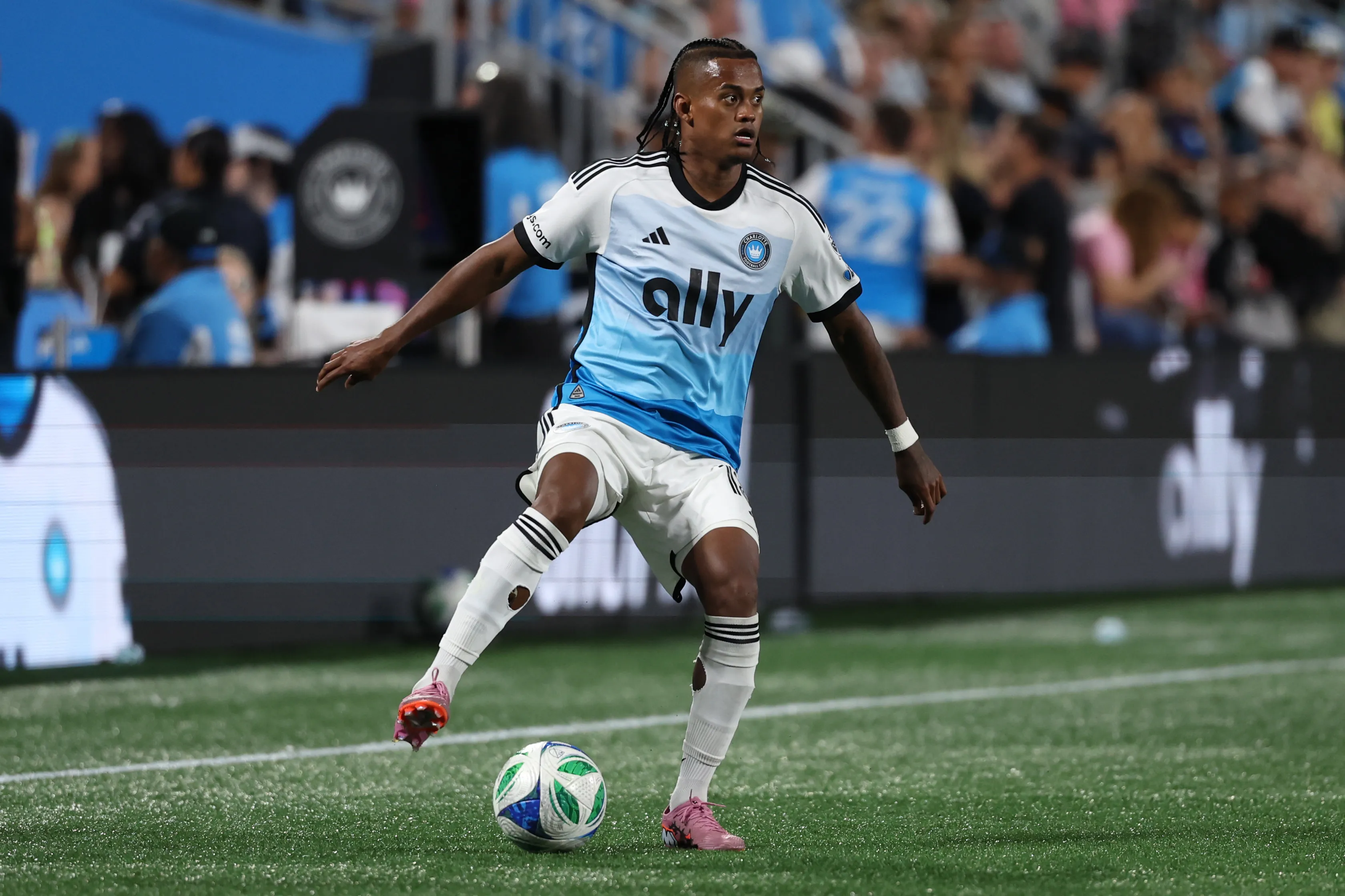 Kerwin Vargas atuando no Charlotte FC – (Photo by David Jensen/Getty Images)