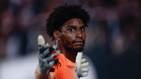 Hugo Souza goleiro do Corinthians durante penalidades contra a Portuguesa Paulista no estádio Canindé pelo campeonato Paulista 2026. Foto: Marcello Zambrana/AGIF