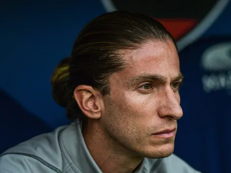 Torcida do Cruzeiro pede Filipe Luís como técnico e Tite demitido