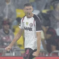 Castillo chega no Rio e fala sobre gols no Flamengo