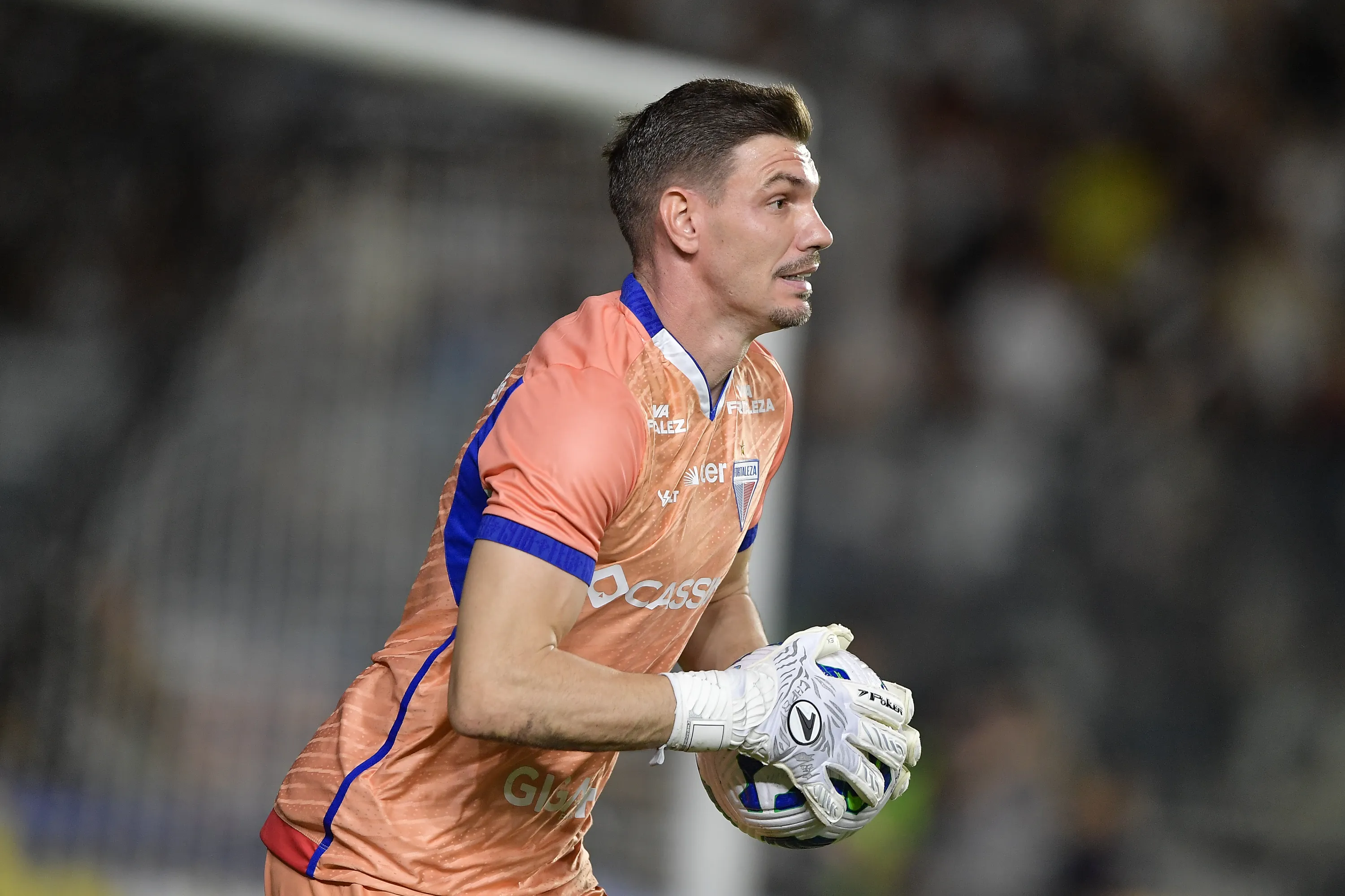 João Ricardo não será do Corinthians – Foto: Thiago Ribeiro/AGIF.