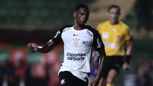 André jogador do Corinthians durante partida contra o Portuguesa Paulista no estádio Canindé pelo campeonato Paulista 2026. Foto: Marcello Zambrana/AGIF