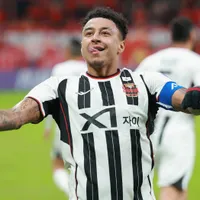 Lingard aguarda visto e ainda não estreia no Corinthians