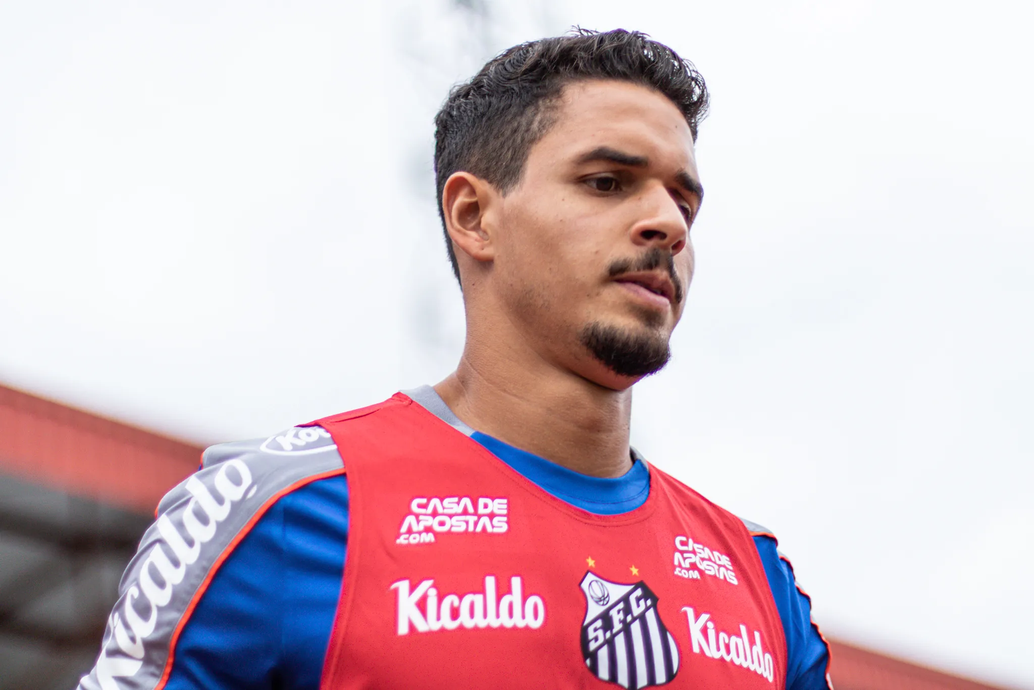 Veríssimo recebeu uma sondagem do Inter – Foto: Rebeca Reis/AGIF.