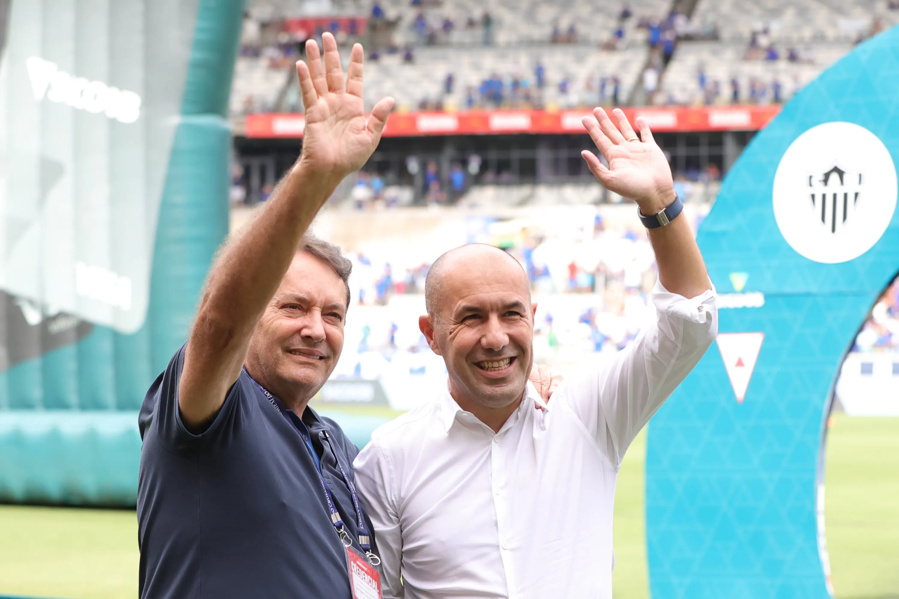 Leonardo Jardim tecnico e Pedro Lourenco Dono do Cruzeiro durante partida contra o Atletico-MG no estadio Mineirao pelo campeonato Mineiro 2025. Foto: Gilson Lobo/AGIF