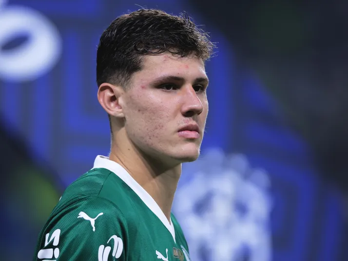 Palmeiras negocia saída de Benedetti ao Athletico-PR por empréstimo