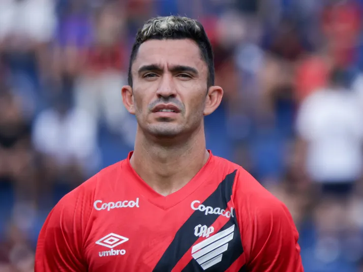 Athletico-PR acerta empréstimo de volante Raul ao Cuiabá