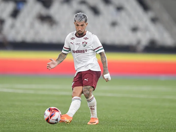 Fluminense faz treino para o Carioca com Acosta e Cano