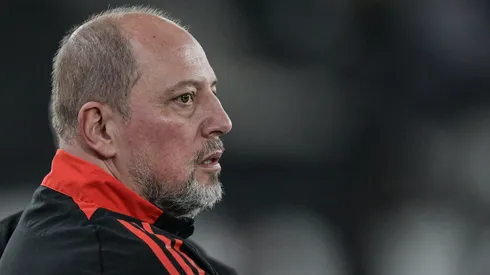Alessandro Barcellos presidente do Internacional durante partida contra o Botafogo no estadio Engenhao pelo campeonato Brasileiro A 2025. Foto: Thiago Ribeiro/AGIF