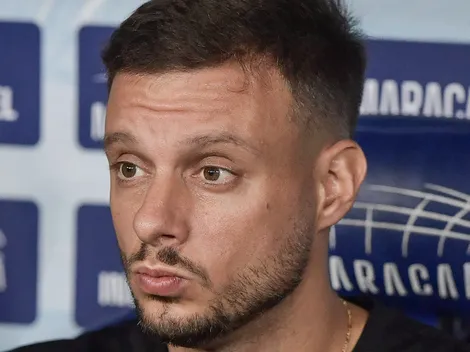 Martín Anselmi é agredido com pedras